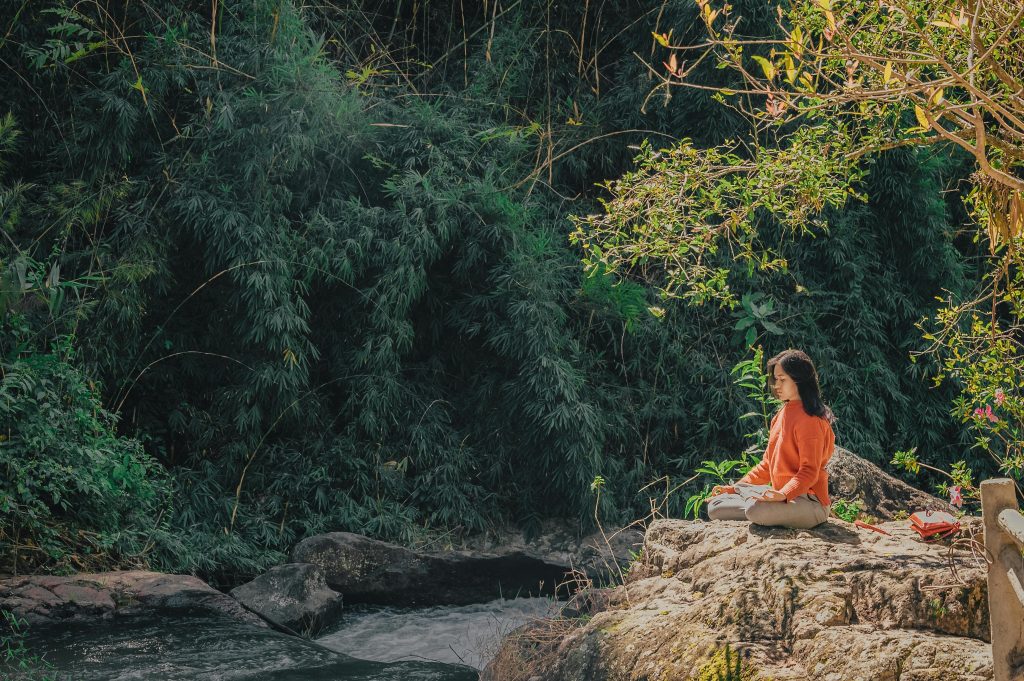 yoga -trek-in-nepal-far-from-crowd
