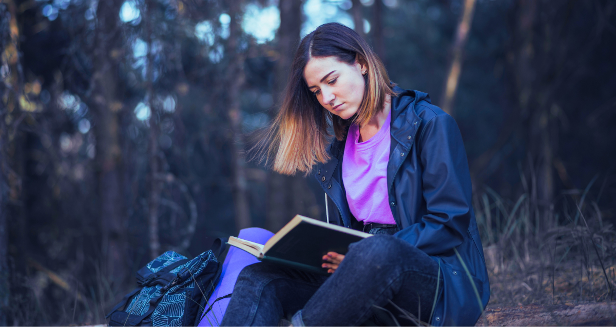 journaling-during-yoga-trek